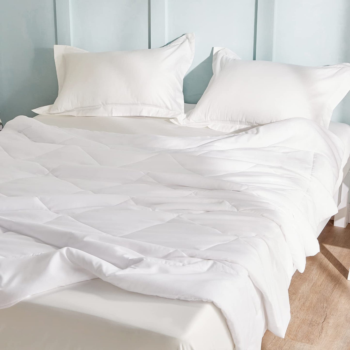 WAVVE Duvet 200 x 200 cm Summer Duvet, 150 GSM Microfibre, Lightweight Summer Duvet, Quilted Duvet, Thin Duvet, Super Soft Cuddly Quilted Duvet, White (200 x 200 cm)