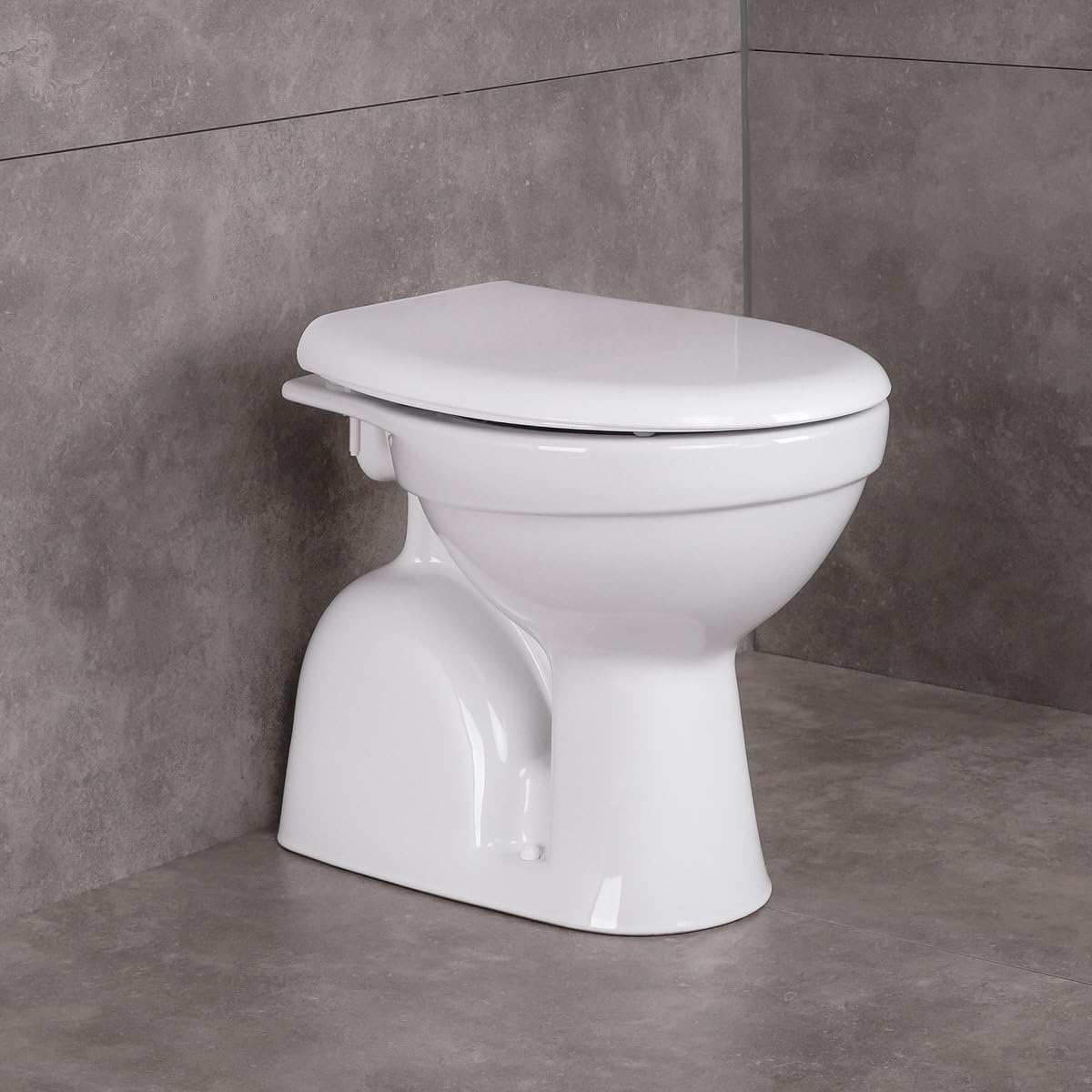 Belvit Dusch WC mit Bidet Funktion – Standtoilette mit Taharet, Hygienedusche, Spülkasten und Softclose WC-Deckel, waagerechter Abgang, Komplettset
