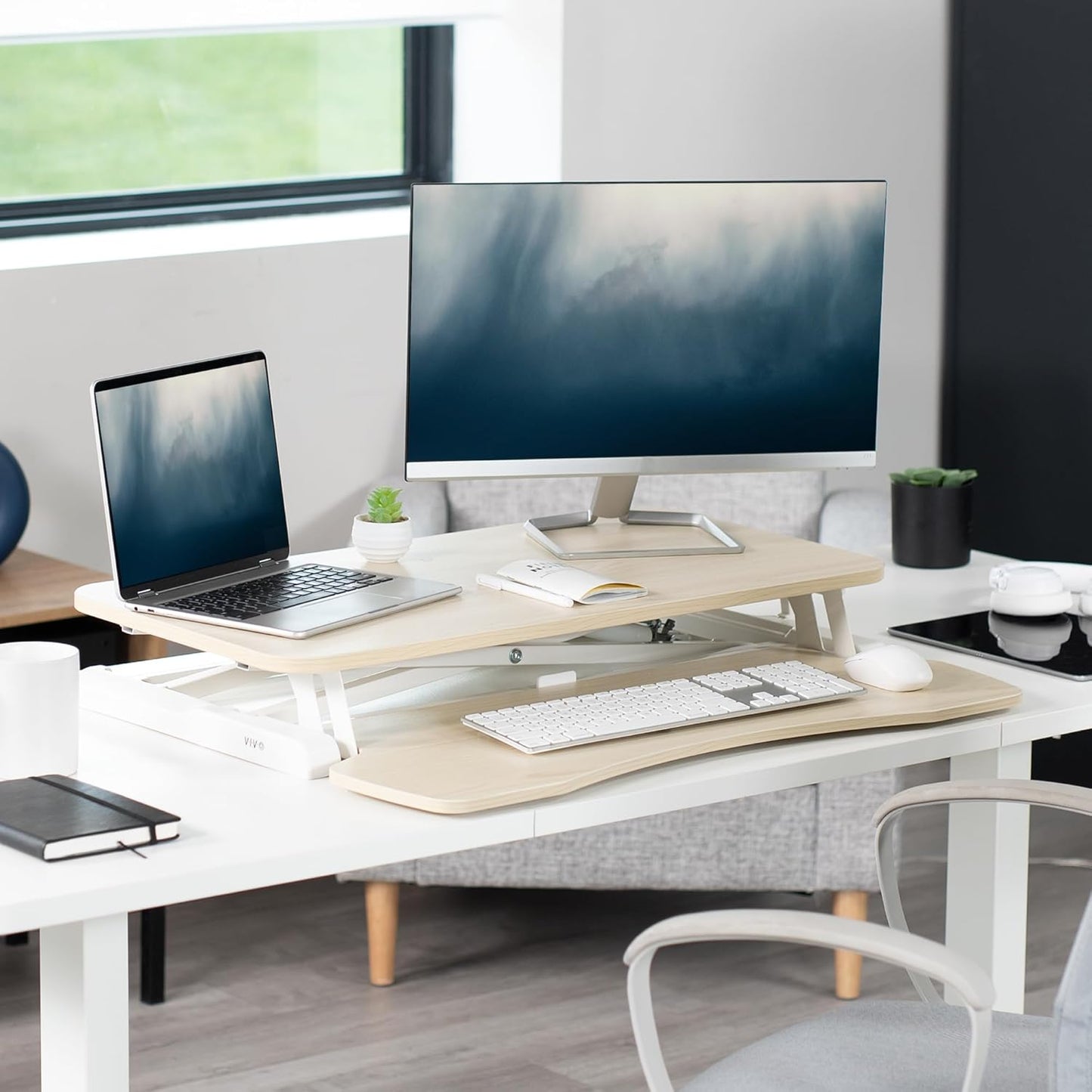 VIVO 32” Stehpult-Konverter mit höhenverstellbarem Aufsatz, Steh-Sitz-Arbeitsplatz für zwei Monitore und Laptop, mit breiter Tastaturablage, Schwarz, DESK-V000K