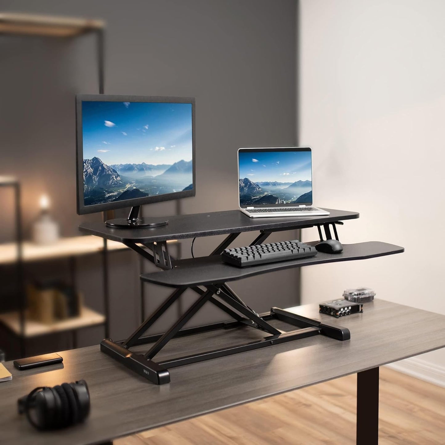 VIVO 32” Stehpult-Konverter mit höhenverstellbarem Aufsatz, Steh-Sitz-Arbeitsplatz für zwei Monitore und Laptop, mit breiter Tastaturablage, Schwarz, DESK-V000K