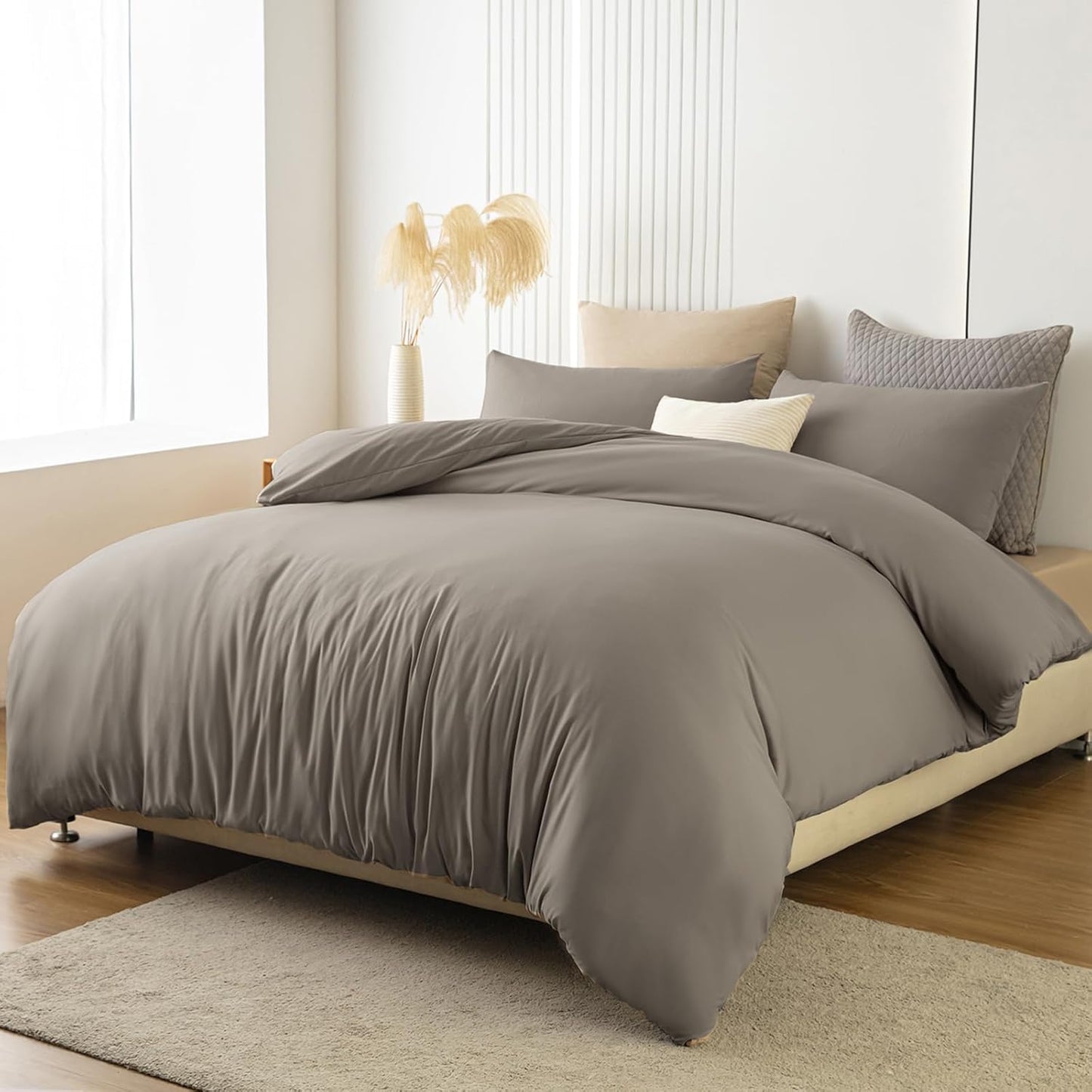 Soifox Bed Linen Set, Grey Anthracite, Microfibre, Non-Iron and Wrinkle-Free Duvet Cover 200 x 200 cm with Set of 2 Pillowcases 80 x 80 cm, Bed Linen with Zip