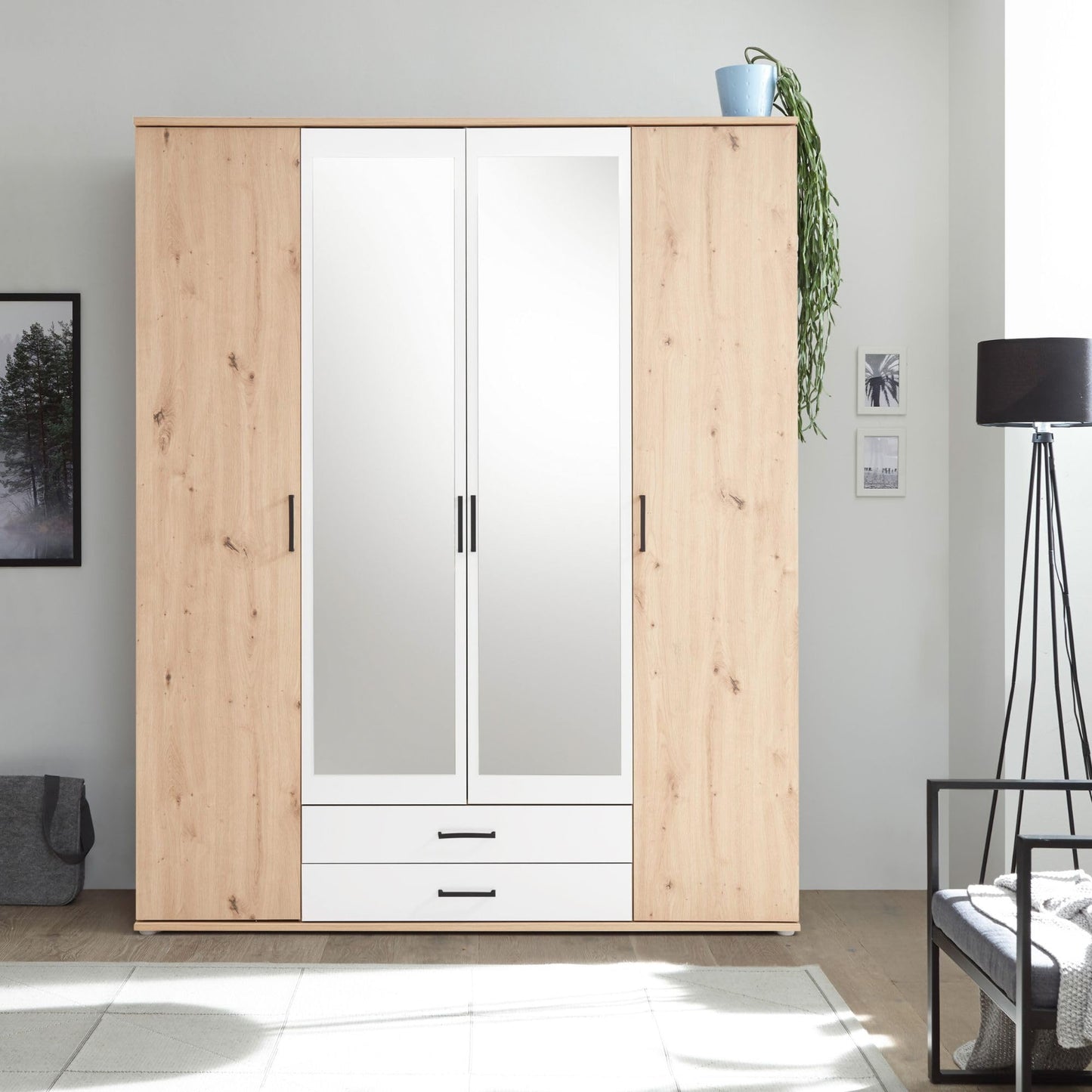 Stella Trading CHICAGO Eleganter Kleiderschrank mit viel Stauraum - Vielseitiger Drehtürenschrank in Artisan Eiche Optik und Absetzungen in Anthrazit - 156 x 197 x 54 cm (B/H/T)