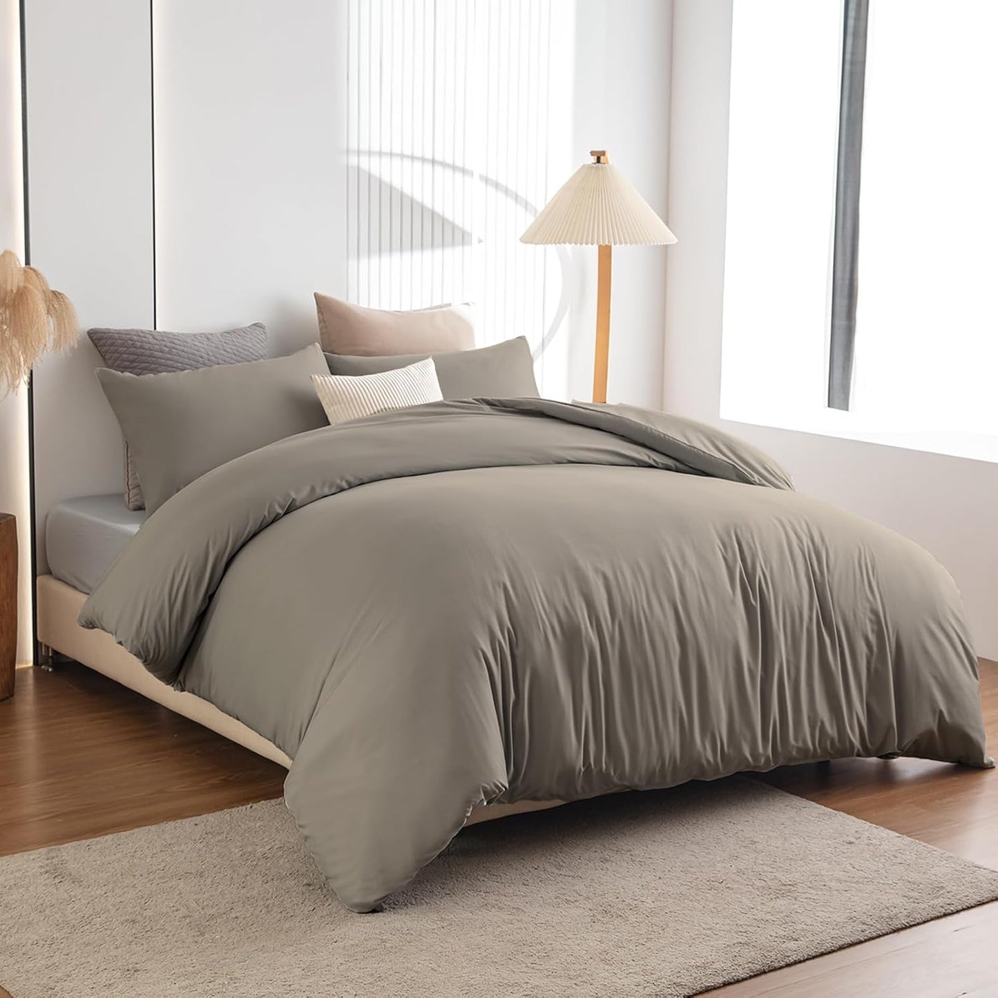 Soifox Bed Linen Set, Grey Anthracite, Microfibre, Non-Iron and Wrinkle-Free Duvet Cover 200 x 200 cm with Set of 2 Pillowcases 80 x 80 cm, Bed Linen with Zip