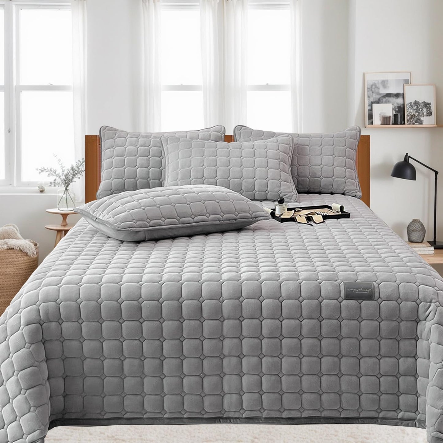 SHANNA Extra Large Duvet: Milk Velvet Soft Double Sided Duvet Ideal as Bedspread 230 x 250 cm with 2 Matching Pillowcases 50 x 70 cm (Beige)