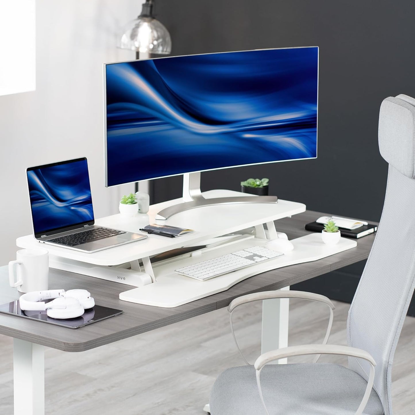 VIVO 32” Stehpult-Konverter mit höhenverstellbarem Aufsatz, Steh-Sitz-Arbeitsplatz für zwei Monitore und Laptop, mit breiter Tastaturablage, Schwarz, DESK-V000K