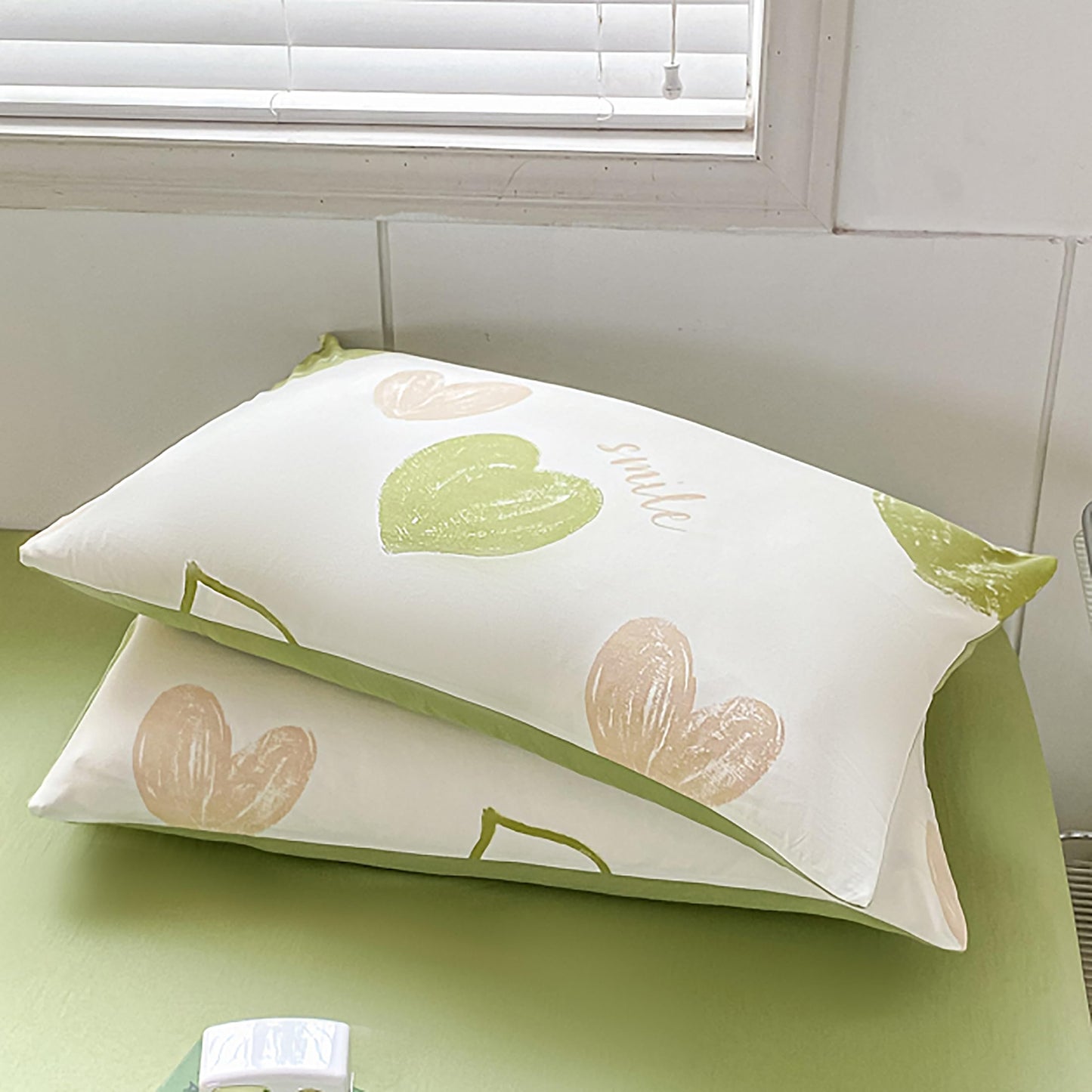 GETIYA Cartoon Hearts Bed Linen, 135 x 200 cm, Girls'/Women’s/Children’s Bed Linen, Pink Hearts Pattern, Duvet Cover, Microfibre, Duvet Cover, Light Pink, with Zip and Pillowcase, 80 x 80 cm