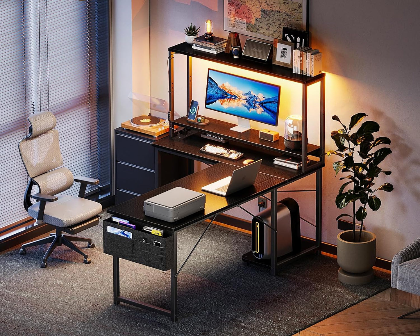 Coleshome Gaming Tisch L Form mit LED & Steckdosen, 135 × 100 cm Reversibel Gaming Schreibtisch mit Ablageregalen, Eckschreibtisch mit Aufbewahrungstasche für Homeoffice und Gaming, Schwarz