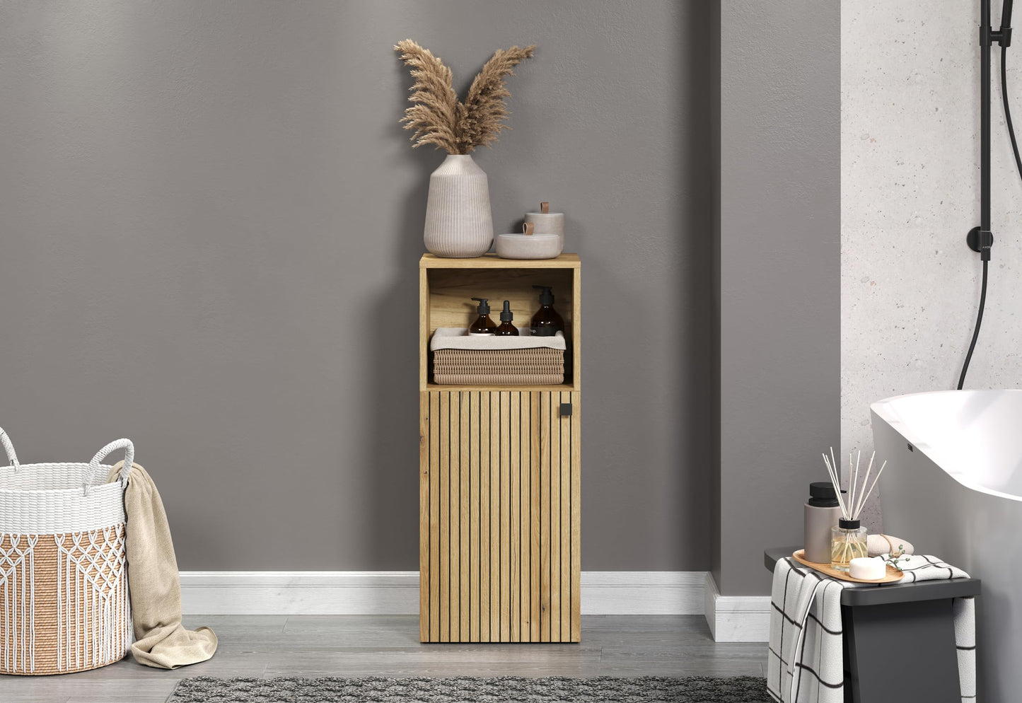 trendteam smart living - PureBliss - Hochschrank - Eiche - Badezimmerschrank in moderner Rillenoptik - edle Metallgriffe - (BxHxT) 40 x 186 x 31 cm - 2 praktische Einlegeböden - kratzfest