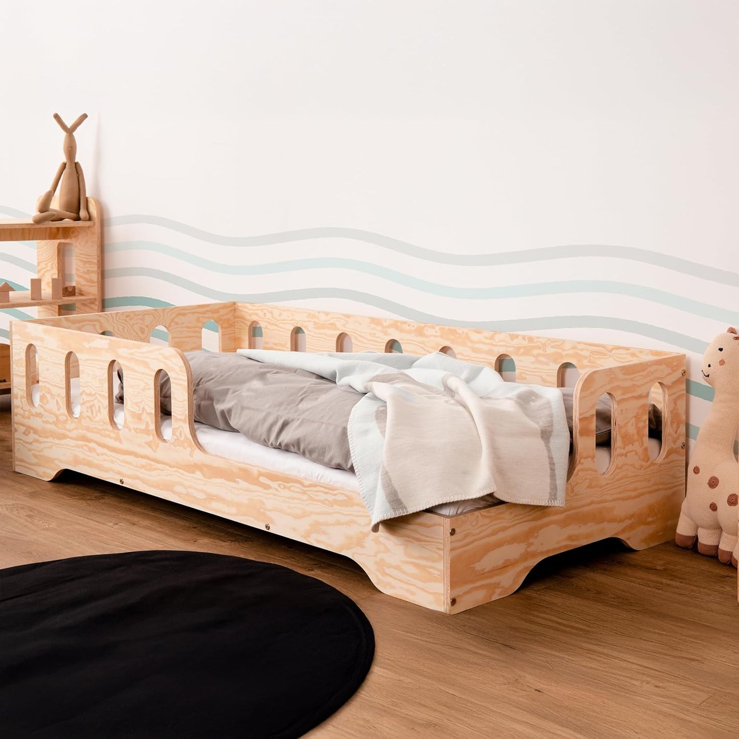 smartwood Kinderbett 80x160 Montessori Bett mit Rausfallschutz & Lattenrost - Kiefernsperrholz mit FSC-Zertifikat - für Jungen und Mädchen - Einfache Montage - TILA 1L