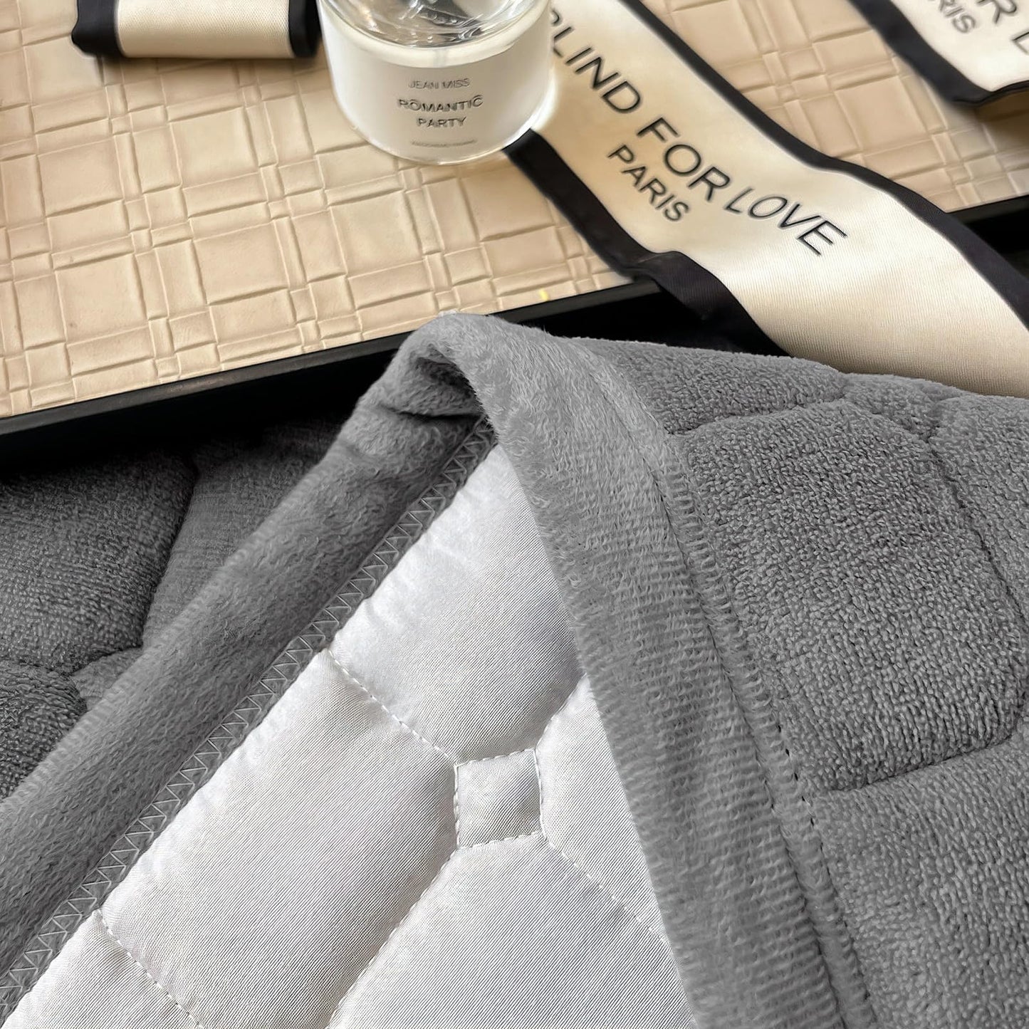 SHANNA Extra Large Duvet: Milk Velvet Soft Double Sided Duvet Ideal as Bedspread 230 x 250 cm with 2 Matching Pillowcases 50 x 70 cm (Beige)