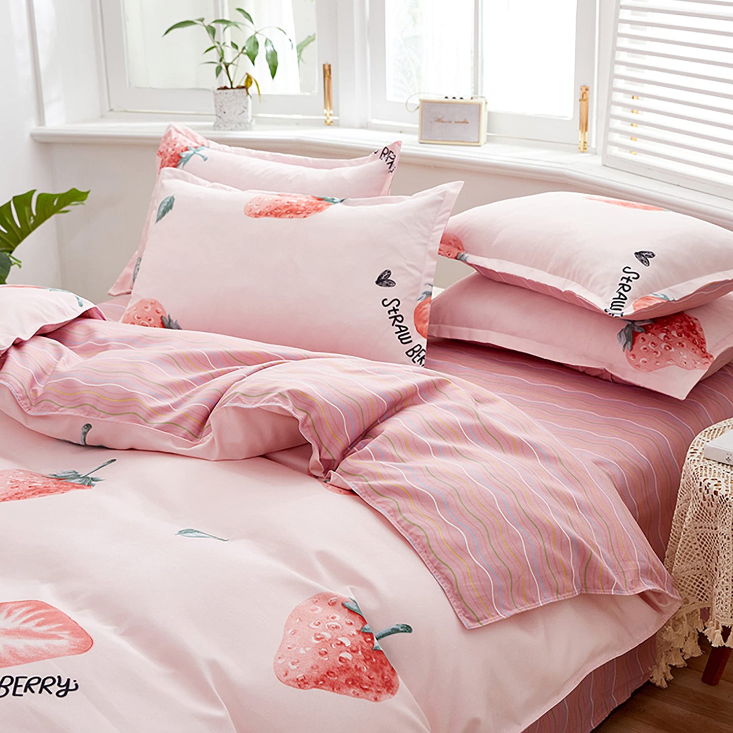 GETIYA Cartoon Hearts Bed Linen, 135 x 200 cm, Girls'/Women’s/Children’s Bed Linen, Pink Hearts Pattern, Duvet Cover, Microfibre, Duvet Cover, Light Pink, with Zip and Pillowcase, 80 x 80 cm