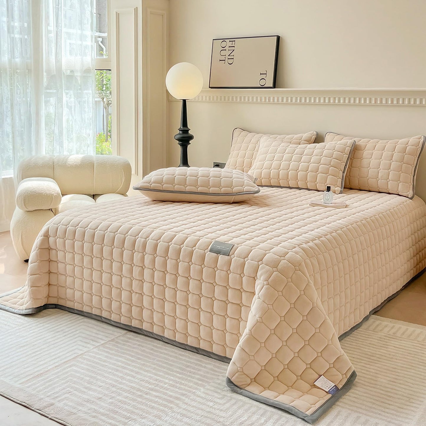 SHANNA Extra Large Duvet: Milk Velvet Soft Double Sided Duvet Ideal as Bedspread 230 x 250 cm with 2 Matching Pillowcases 50 x 70 cm (Beige)