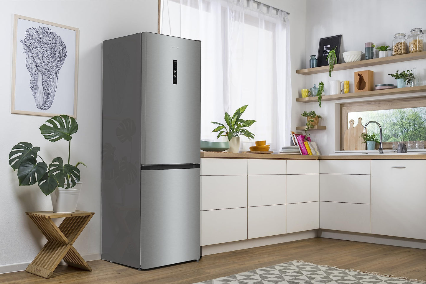 Gorenje N 619EAW4 Fridge-Freezer Combination, LED Display, 186 cm, 300 L, NoFrostPlus, Vegetable Compartment with Moisture Control, FastFreeze, White