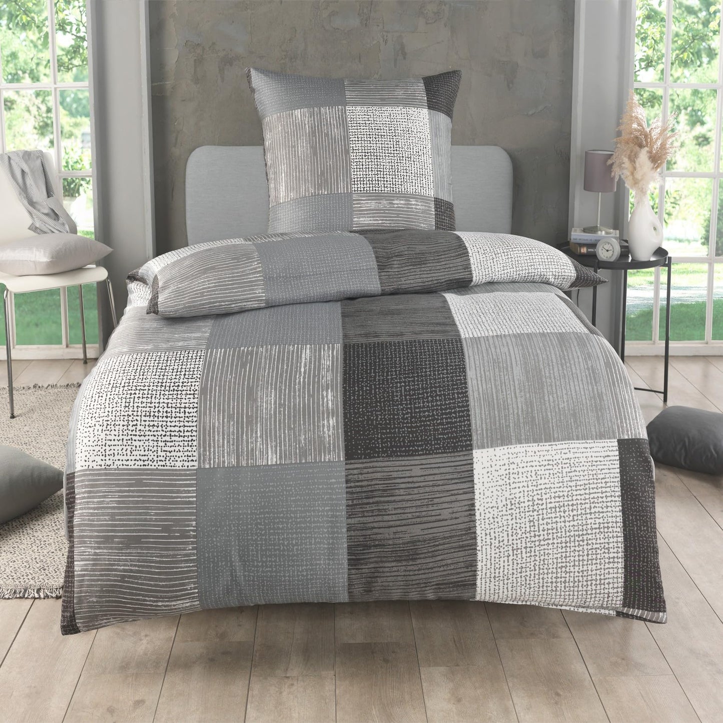 Bed Linen 135 x 200 cm 2-Piece Microfibre Duvet Cover 135 x 200 cm + Pillowcase 80 x 80 cm Breathable Fabric with Zip for Single Bed Modern Checked Design Grey