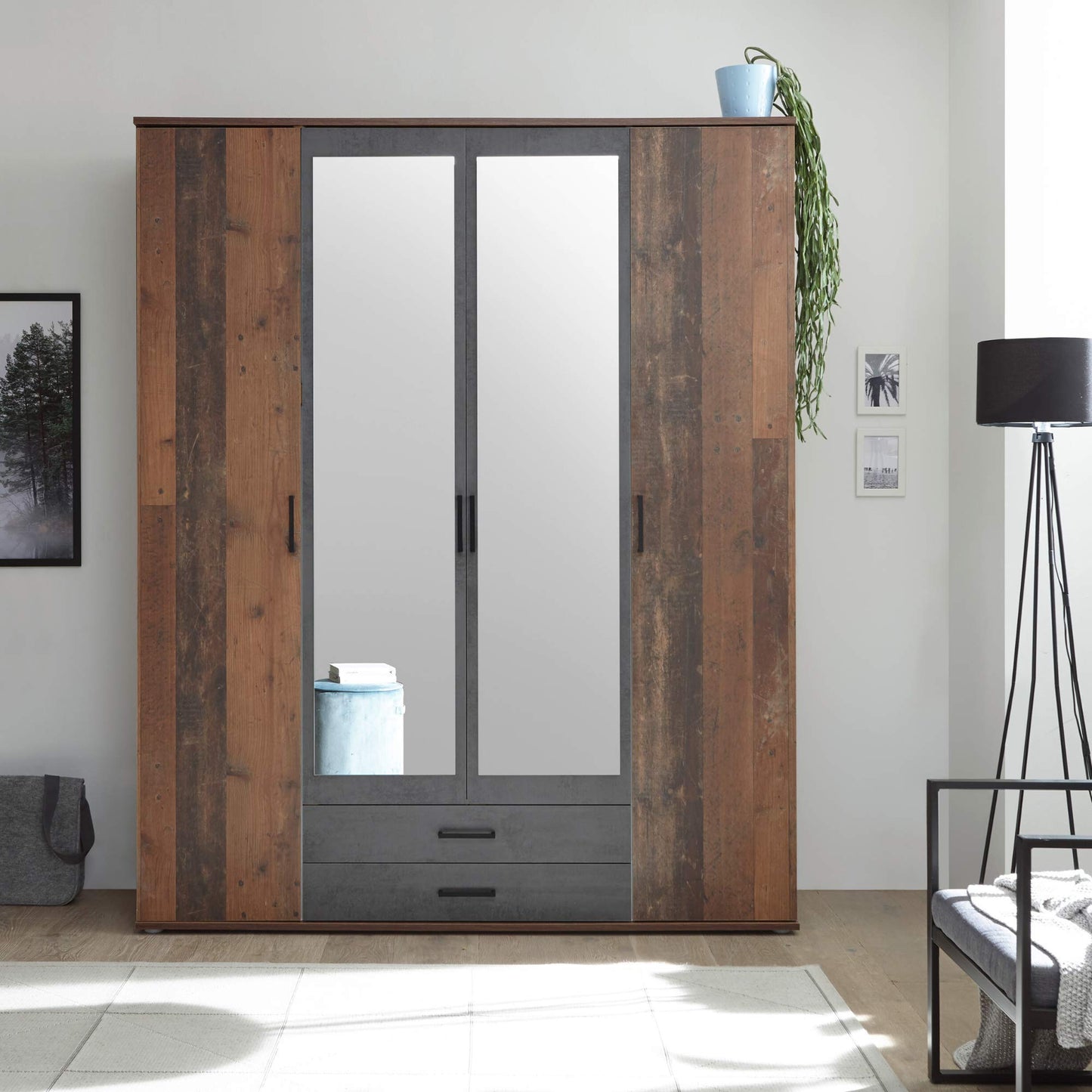 Stella Trading CHICAGO Eleganter Kleiderschrank mit viel Stauraum - Vielseitiger Drehtürenschrank in Artisan Eiche Optik und Absetzungen in Anthrazit - 156 x 197 x 54 cm (B/H/T)