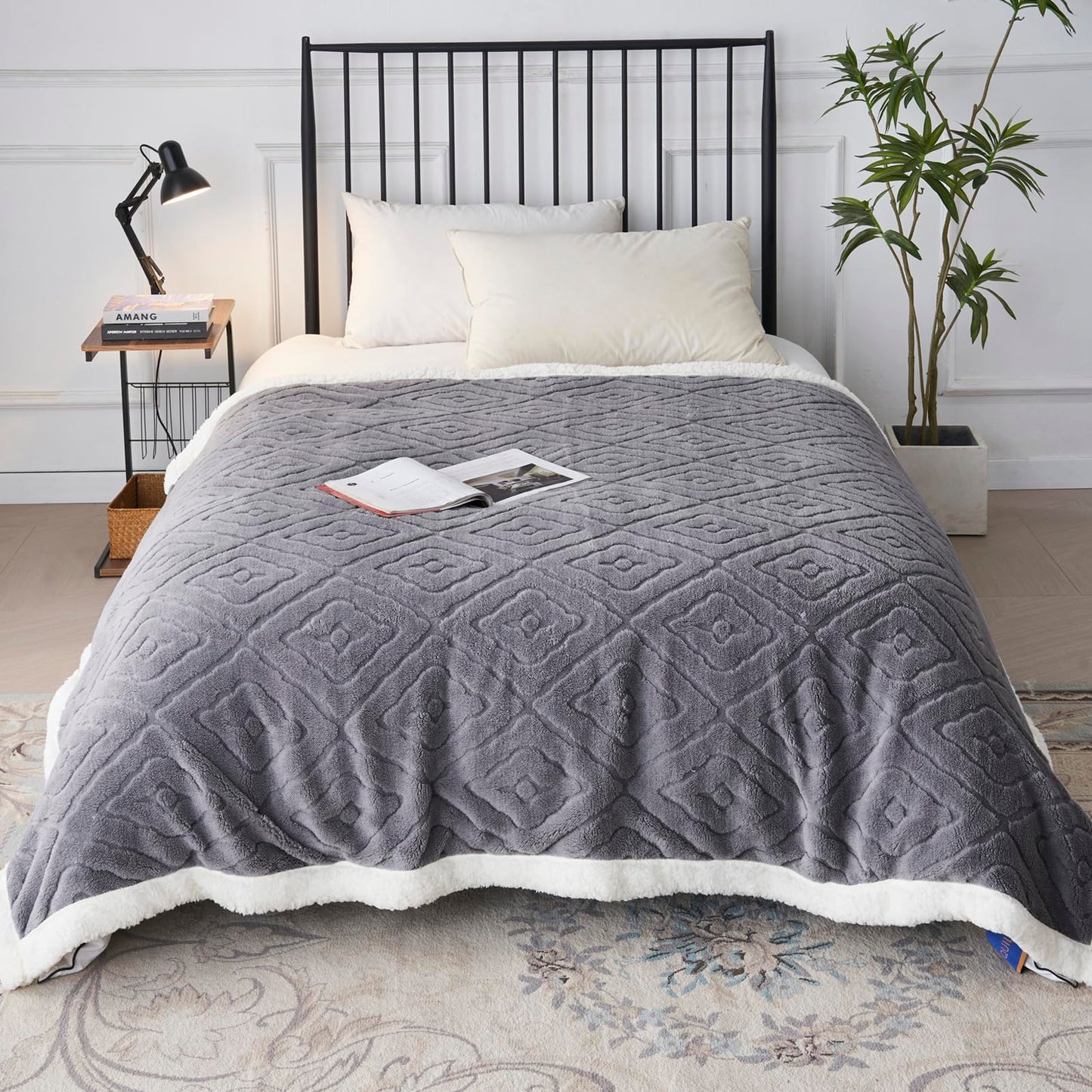 EAQ Cuddly Fluffy Sherpa Flannel Sofa Throw Blanket Sofa Blanket Double Face Extra Soft Living Room Sofa Throw Couch Blanket for Bed Sofa (Grey, 150 x 200 cm)