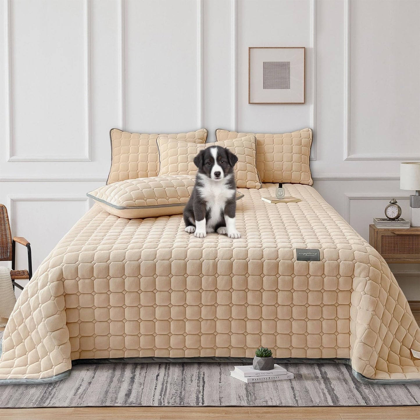 SHANNA Extra Large Duvet: Milk Velvet Soft Double Sided Duvet Ideal as Bedspread 230 x 250 cm with 2 Matching Pillowcases 50 x 70 cm (Beige)