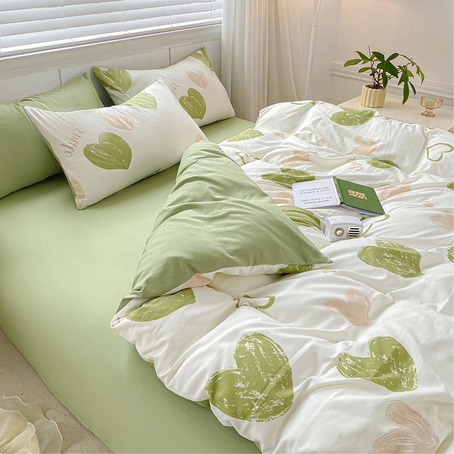 GETIYA Cartoon Hearts Bed Linen, 135 x 200 cm, Girls'/Women’s/Children’s Bed Linen, Pink Hearts Pattern, Duvet Cover, Microfibre, Duvet Cover, Light Pink, with Zip and Pillowcase, 80 x 80 cm