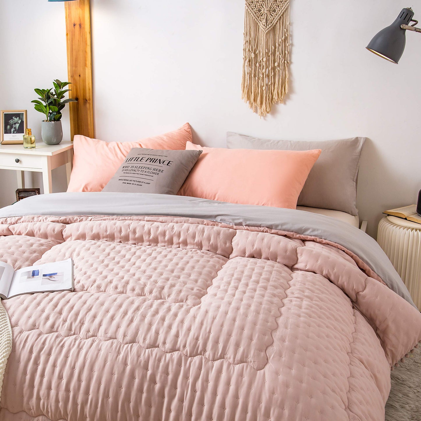 MOHAP Duvet 200 x 200 cm, Cover Made of 50% Cotton, Soft Quilt, Microfibre Quilt with Filling Weight Approx. 1800 g, Ganjahresdecke Duvet, Pink/Grey