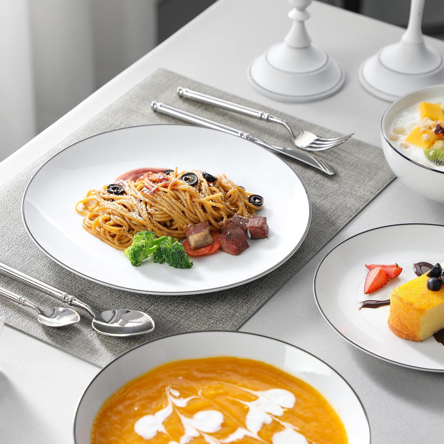 MALACASA Geschirrset 6 Personen, Amelia 24-tlg Modernes Porzellan Geschirr Set, Tafelservice mit je 6 Speiseteller, Dessertteller, Suppenteller und Müslischalen, Teller Set 6 Personen - Weiß