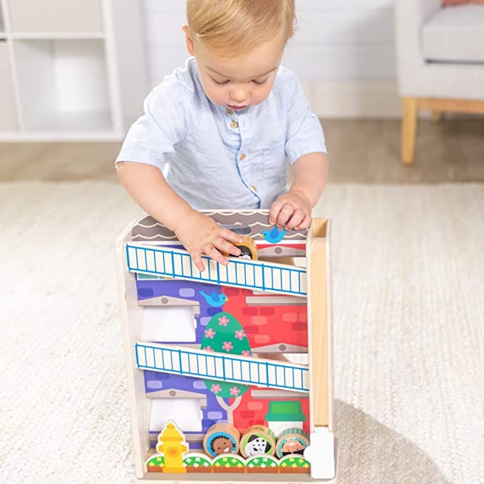 Melissa & Doug Wooden Barn Toy Barn for Travelling with 10 Toy Figures, Farm Toy, Educational Toy for Sorting Shapes and Stacking for Toddlers and Children from 2 Years