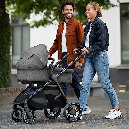 Maxi-Cosi Zelia S Trio Pushchair 3-in-1 Complete Set, 0-4 Years, up to 22 kg, Foldable, Compact, Adjustable Baby Pram, with CabrioFix S i-Size Baby Seat, Accessories, Changing Bag, Dark Grey
