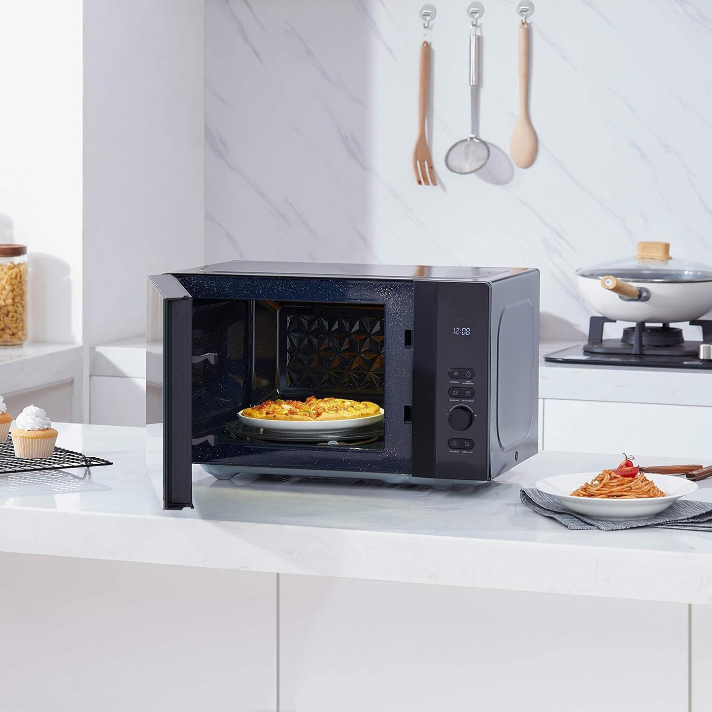 Toshiba MW3-AG20PE(BK) Mikrowellen mit Grill 20L 3-in-1 Mikrowellenherd, Chef-Abtauung, Mikrowelle, Grill, Kombi, 5 Leistungsstufen, 8 Automatikprogrammen, Einfacher Reinigung, Schwarz