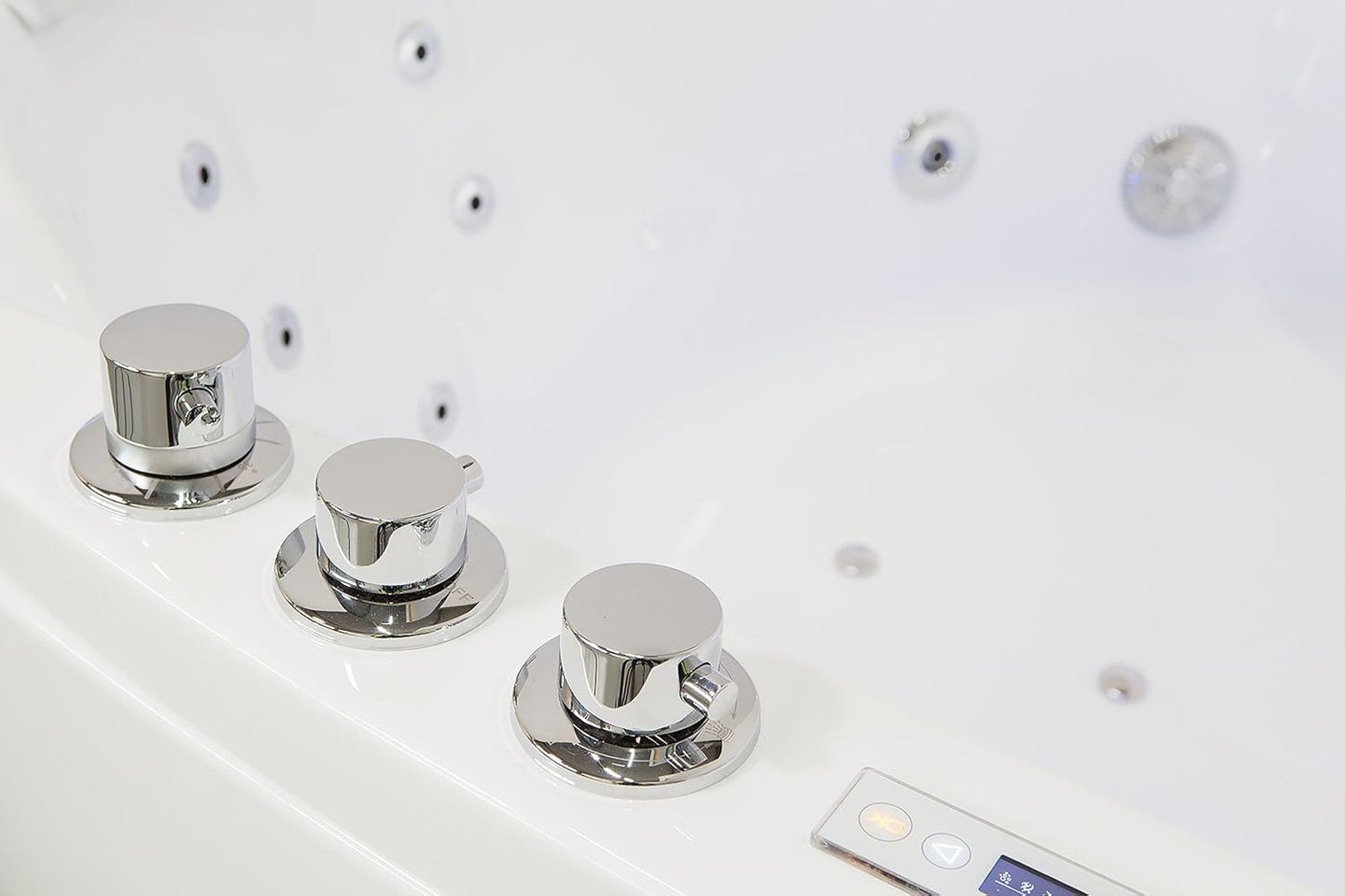 Jet-Line® Whirlpool | Villa Sabrina Weiss 1.6 x 1.6 m XXL | Neu mit umlaufendem Wasserfall | Vollaustattung Eckbadewanne | Pool Eck Badewanne | Whirlwanne | Ozon Heizung LED