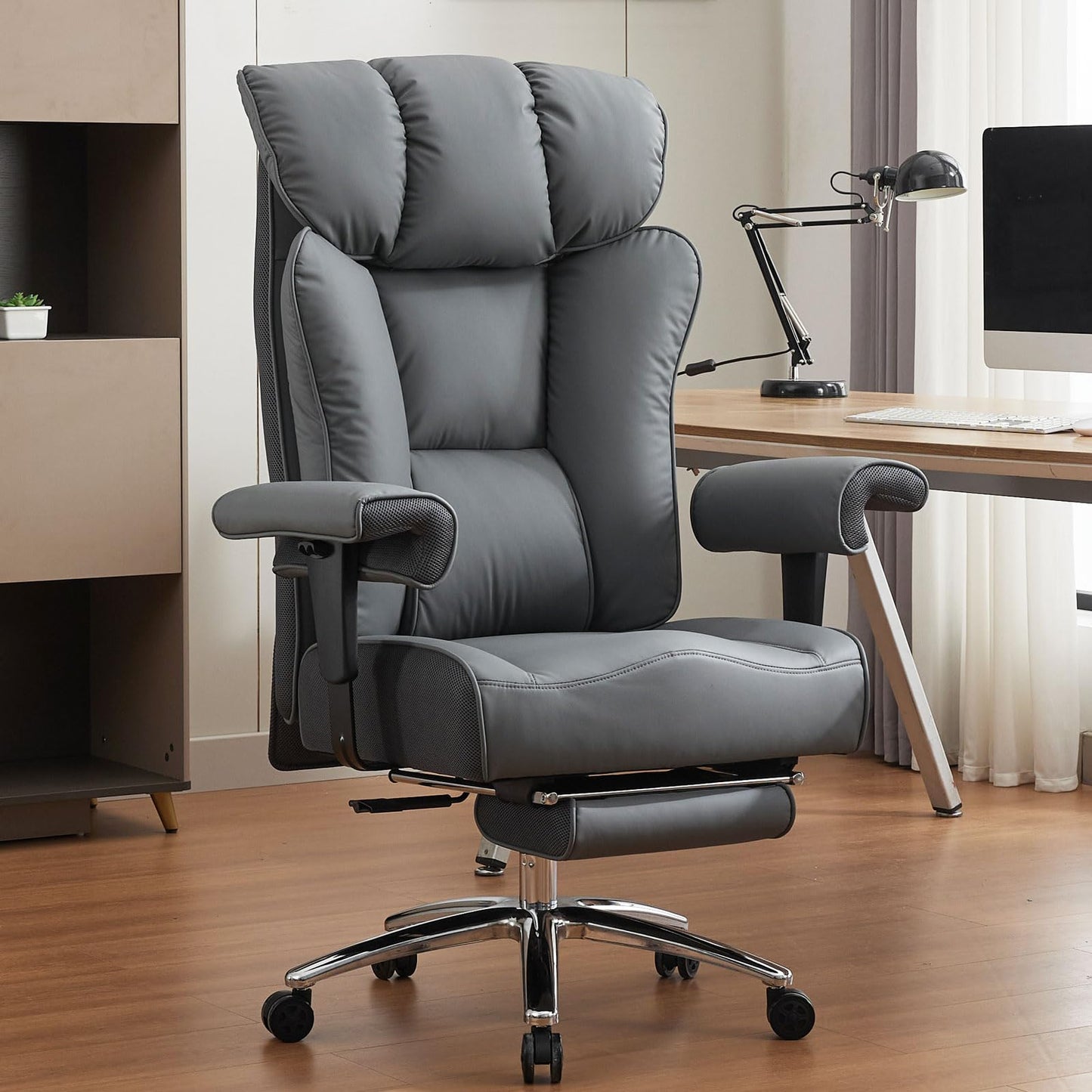 Efomao XXL Office Chair 200 kg with Footrest, Faux Leather Executive Chair with High Backrest, Adjustable Padded Armrests, Lumbar Support for Home or Office, Sturdy Computer Chair, Brown