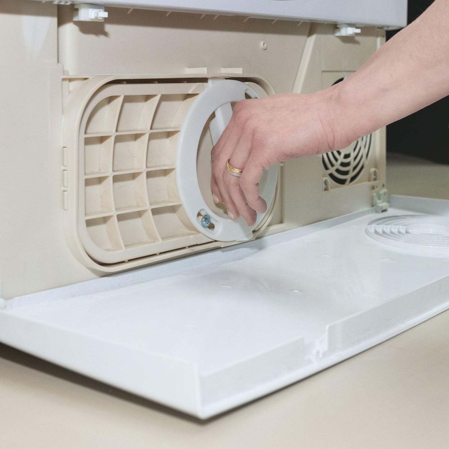 CANDY CSOE C9DG-S Kondesntrockner 9 KG Fassungsvermögen, Wi-Fi + Bluetooth, Symbolblende (9 kg)