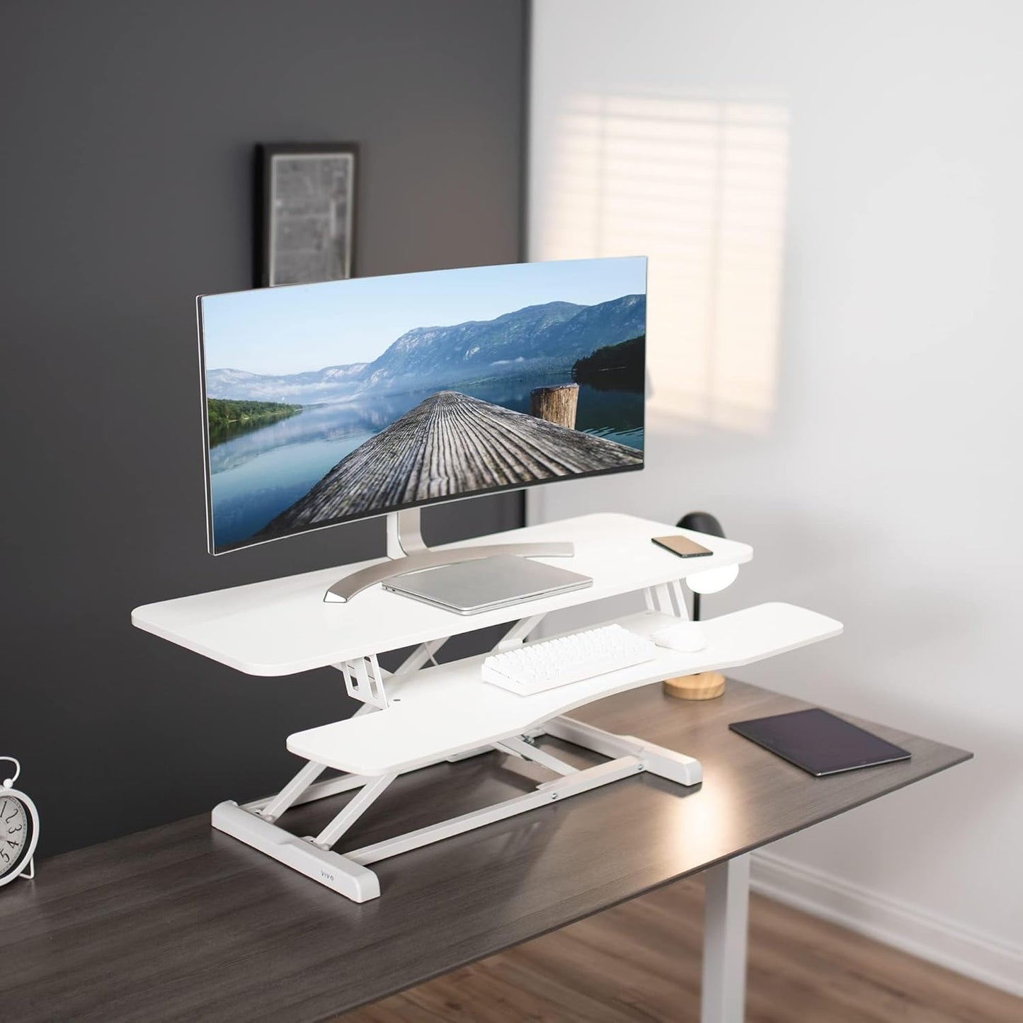 VIVO 32” Stehpult-Konverter mit höhenverstellbarem Aufsatz, Steh-Sitz-Arbeitsplatz für zwei Monitore und Laptop, mit breiter Tastaturablage, Schwarz, DESK-V000K