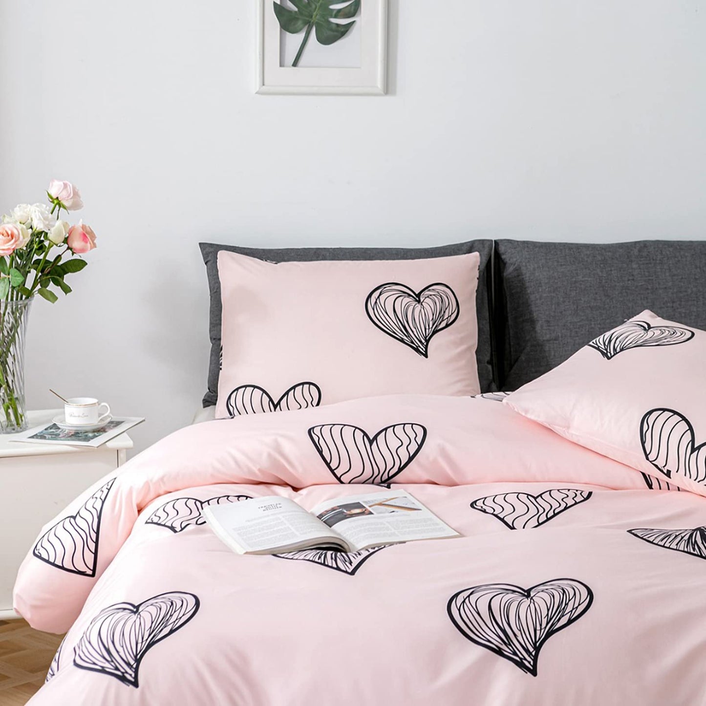 GETIYA Cartoon Hearts Bed Linen, 135 x 200 cm, Girls'/Women’s/Children’s Bed Linen, Pink Hearts Pattern, Duvet Cover, Microfibre, Duvet Cover, Light Pink, with Zip and Pillowcase, 80 x 80 cm