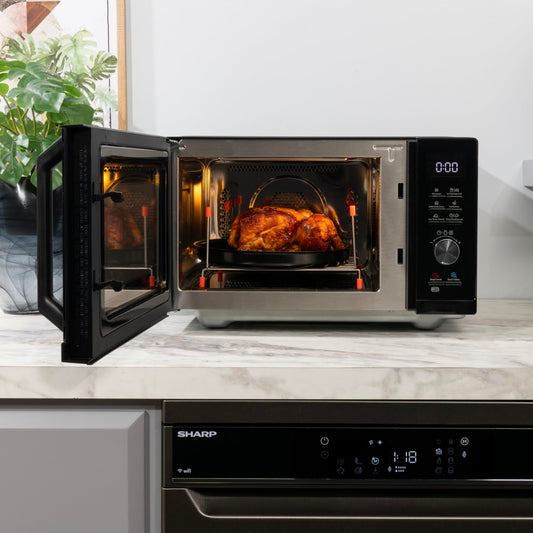 Sharp R843INW 3-in-1 microwave with hot air, grill and convection / 25 L / 800 W / 1000 W grill / 2500 convection / 10 automatic programs / pizza program / metal turntable (30 cm) / silver