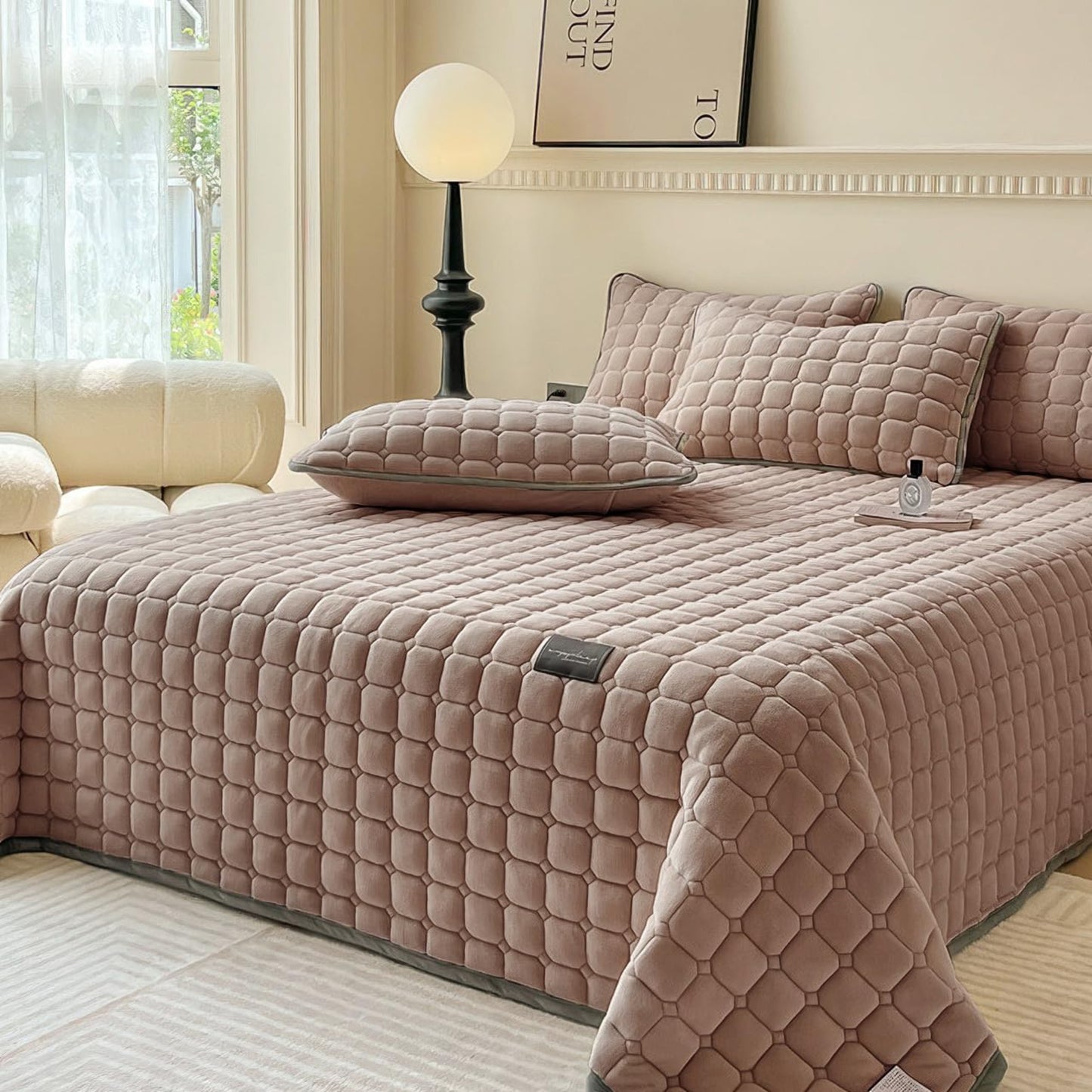 SHANNA Extra Large Duvet: Milk Velvet Soft Double Sided Duvet Ideal as Bedspread 230 x 250 cm with 2 Matching Pillowcases 50 x 70 cm (Beige)