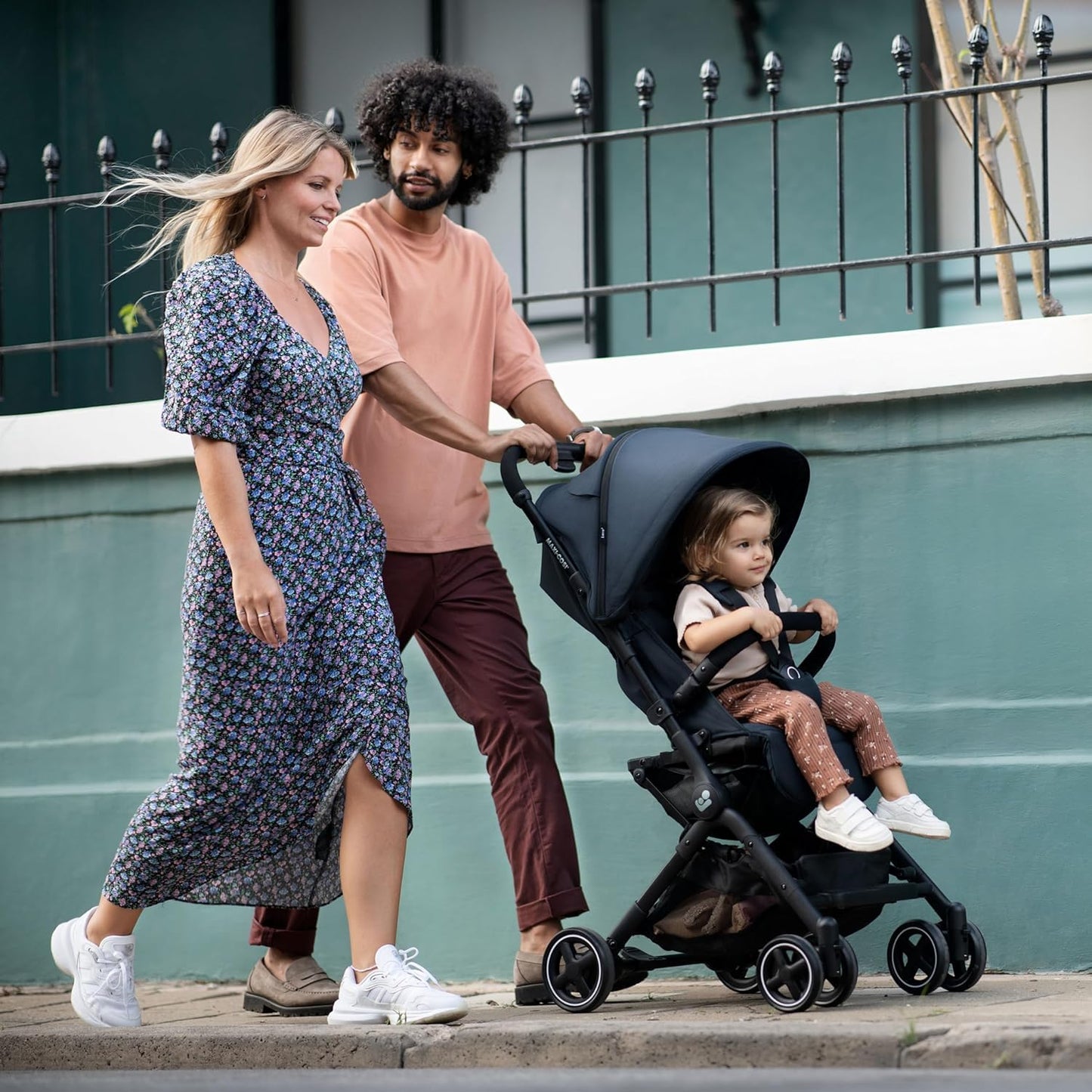 Maxi-Cosi Lara2 Baby Pram, 0-4 Years, 0-22 kg, Feather-Light, Compact Buggy, 3 Reclining Positions, Flat Reclining Position, Small Foldable, Shoulder Strap, Select Grey