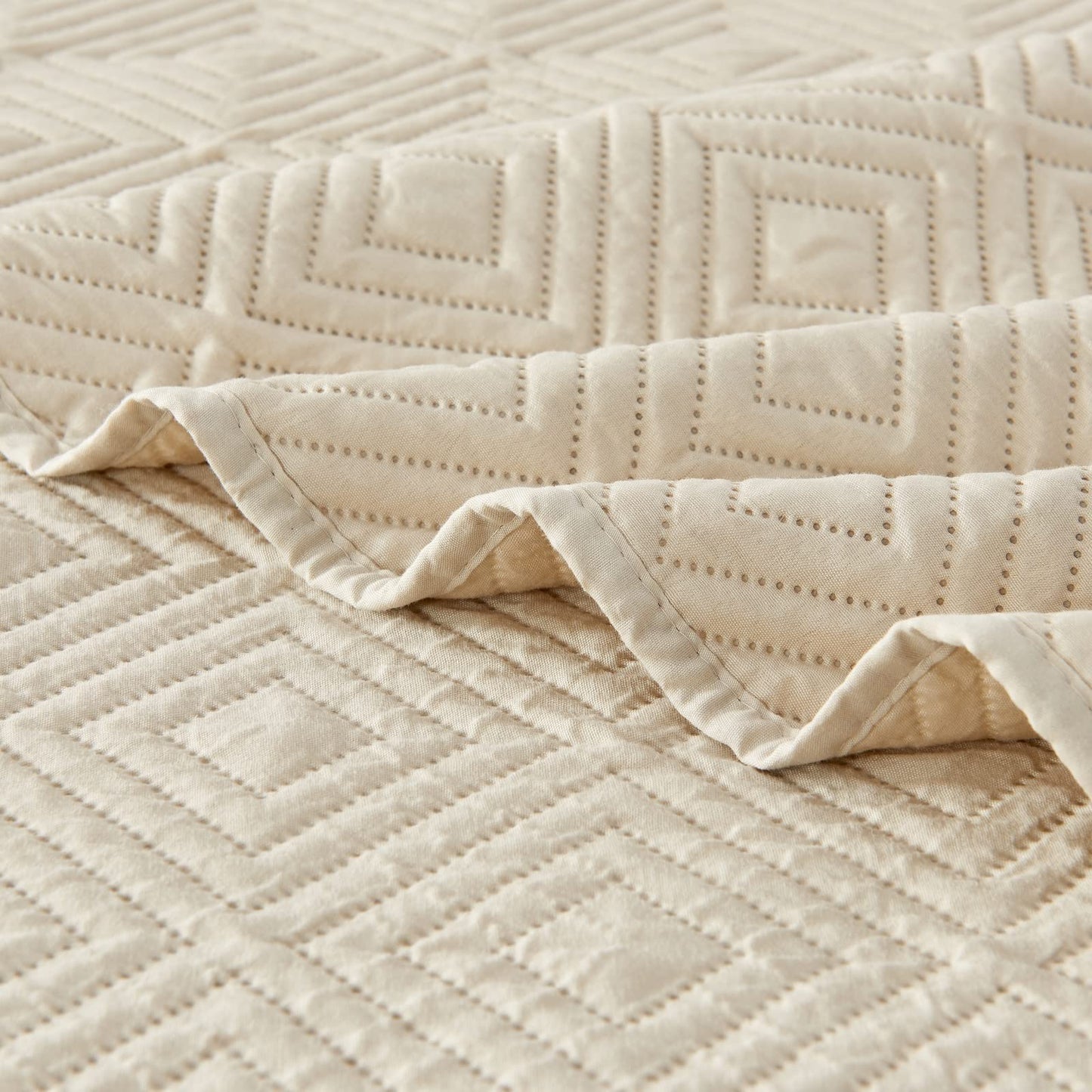 Qucover Tagesdecke Bettüberwurf 220x240cm Grün, Bedspreads aus Mikrofaser, Bettüberwuf Set mit 2 Kissenbezügen 50x75cm,Steppdecke bei 3D-Ultraschal genäht, Sofaüberwurf Bettüberwurf Überwurfdecke