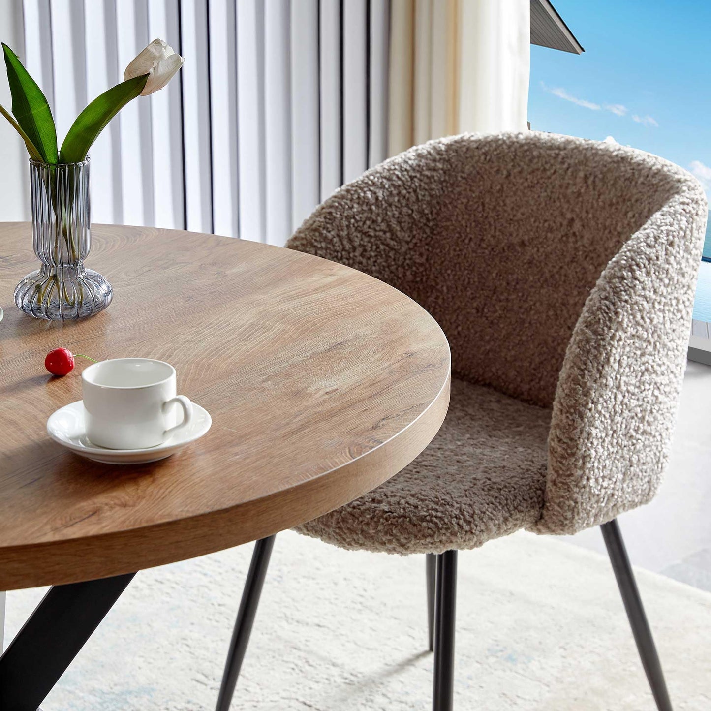 NORDICANA Esstisch mit 4 Stühlen Set, 95cm Runder Esstisch und 4 Kunstfell Loungesessel, Esszimmergruppe mit 4 Essstühlen, für Küche, Büro, Wohnzimmer, Balkon, Restaurant(Tisch+4 Braun Stühle)