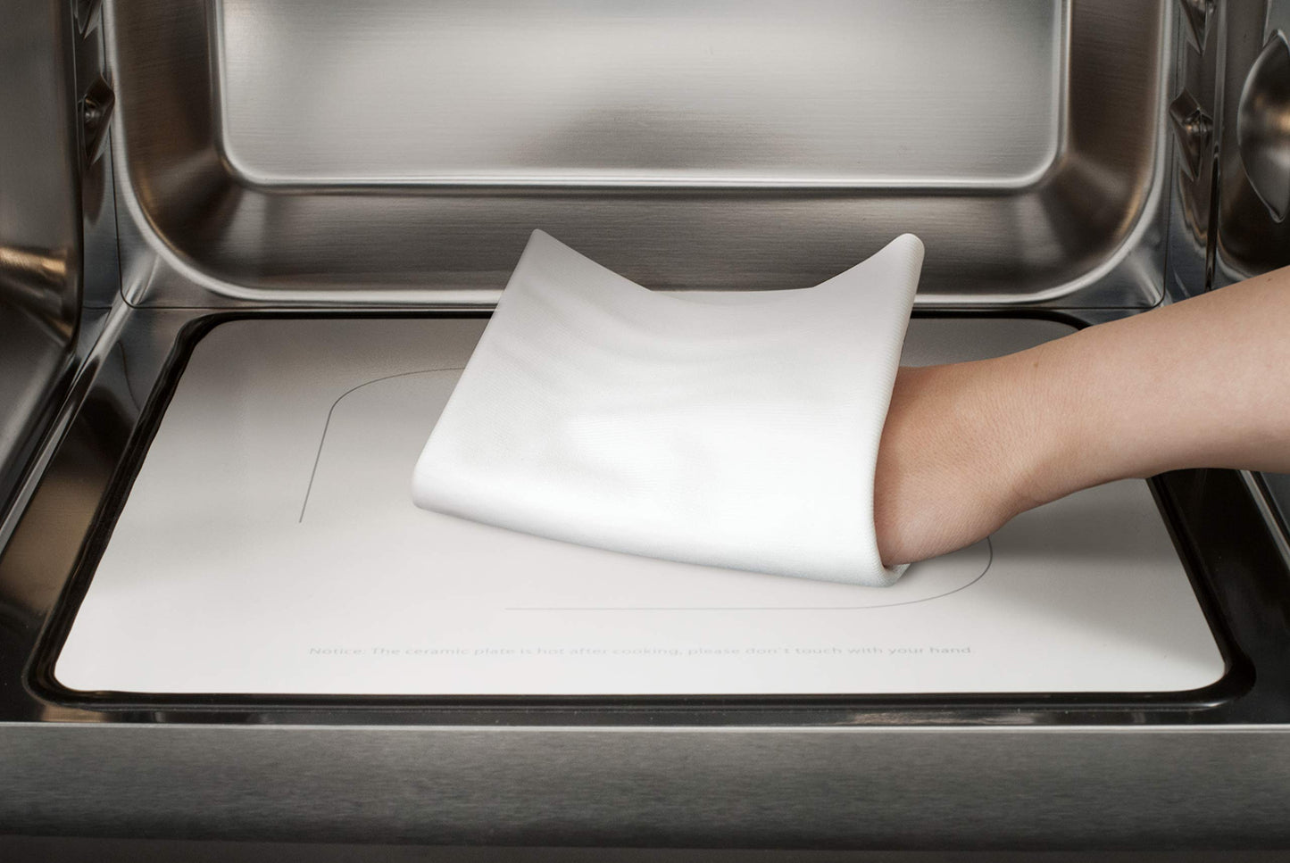 Caso MCG30 Ceramic Chef 3-in-1 Microwave, Silver