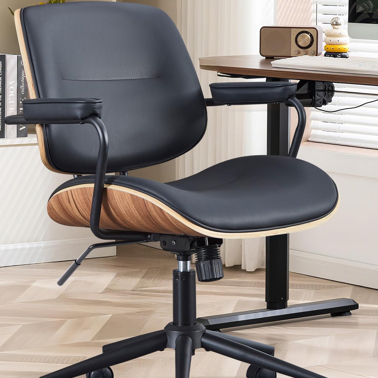 BERYTH Home Office Swivel Chair with Armrests Medieval Modern Office Chair 360° Rotatable Height Adjustable Desk Chair Makeup Chair for Office, Study, Bedroom Maximum Load 136 kg, Beige