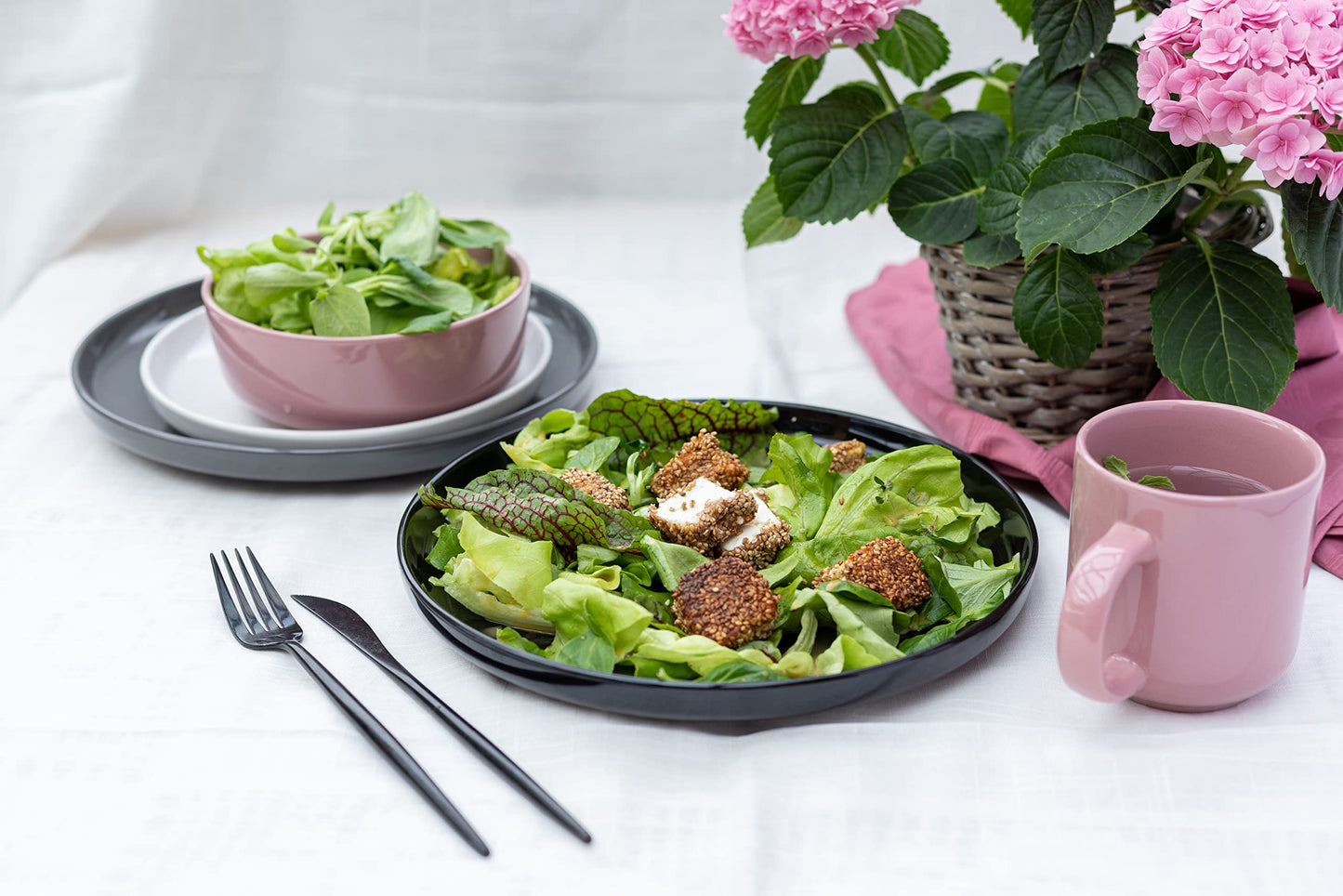 MÄSER 934005 Alenia Series Crockery Set for 4 People in Modern Scandinavian Design, 16-Piece Ceramic Crockery Set in Pink, Stoneware