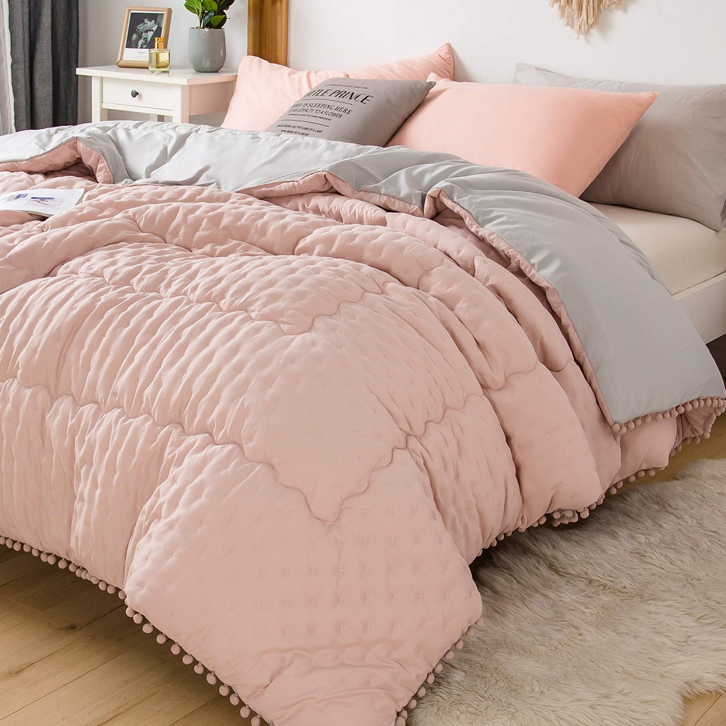 MOHAP Duvet 200 x 200 cm, Cover Made of 50% Cotton, Soft Quilt, Microfibre Quilt with Filling Weight Approx. 1800 g, Ganjahresdecke Duvet, Pink/Grey