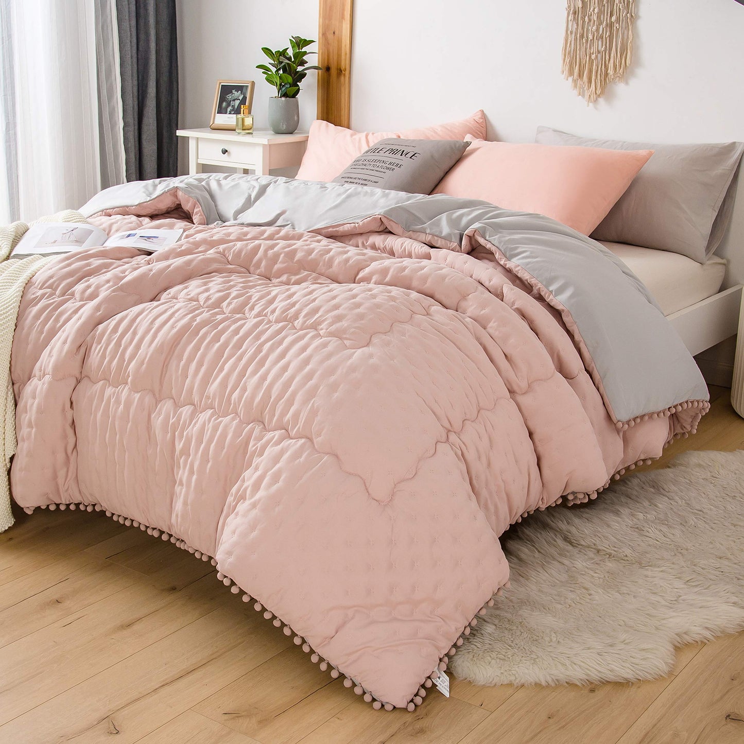 MOHAP Duvet 200 x 200 cm, Cover Made of 50% Cotton, Soft Quilt, Microfibre Quilt with Filling Weight Approx. 1800 g, Ganjahresdecke Duvet, Pink/Grey