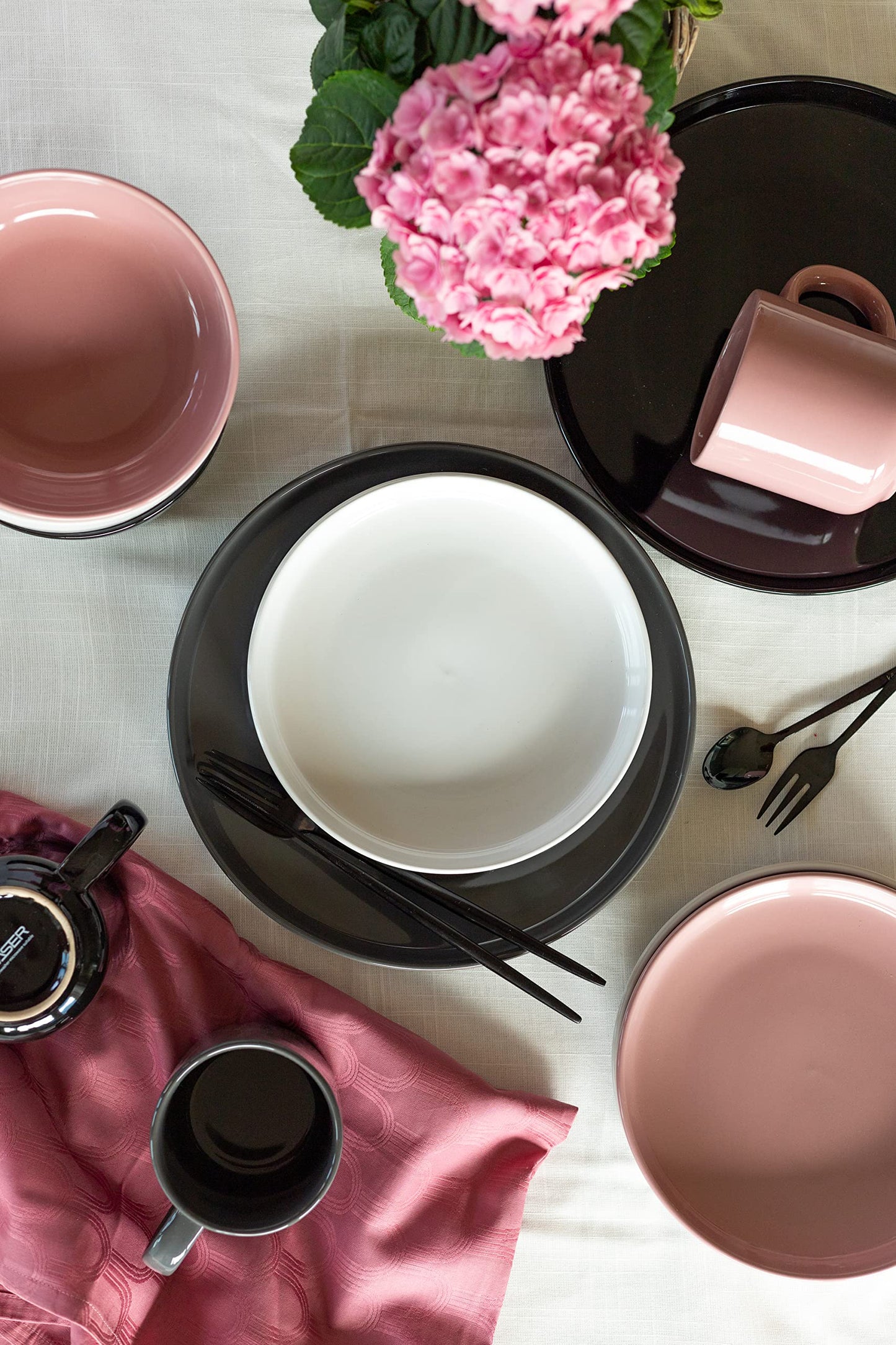 MÄSER 934005 Alenia Series Crockery Set for 4 People in Modern Scandinavian Design, 16-Piece Ceramic Crockery Set in Pink, Stoneware