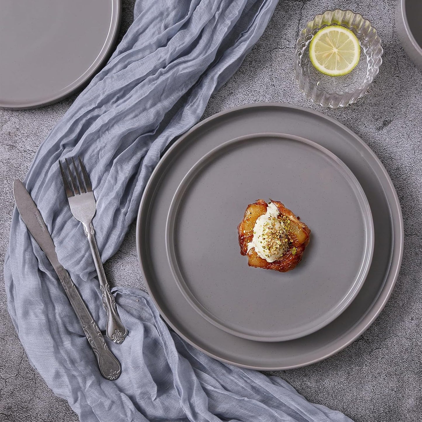 Star 18-Piece Plate Set, Crockery Set for 6 People, Stoneware Crockery Set, Anti-Scratch Dinner Service, Microwave & Dishwasher Safe, Cappuccino White