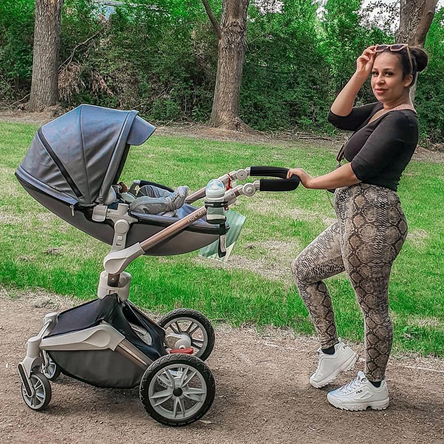 Hot Mom Pram Set with 360° Rotation Function, Combination Pushchair 3-in-1 Equipped with PU Tyres and Faux Leather Seat and Many Other Accessories, Dark Grey